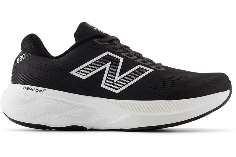 New-Balance-Mens-Fresh-Foam-X-880v15-Black-White1_3d302bbe-ccf9-4e27-b28e-5ac26abce838