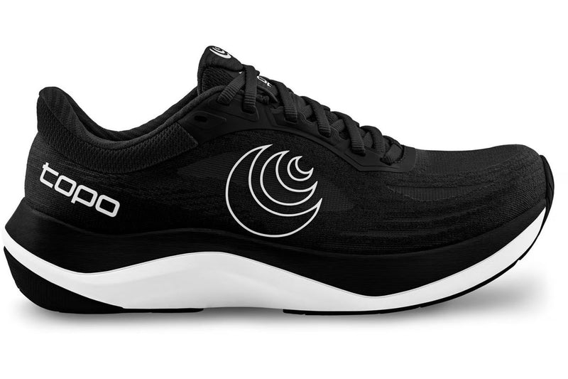 womens-topo-athletic-ultrafly-6-black-white_1